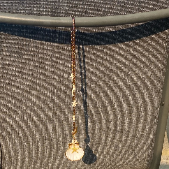 Natural Shell Gilded in Gold Leaf with a Starfish-Freshwater Pearl Boho Necklace - Picture 7 of 8